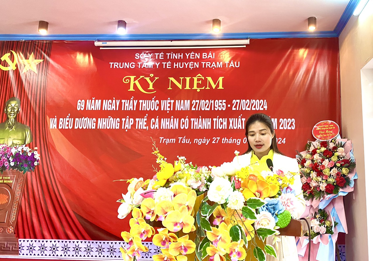 Trung tâm Y tế huyện Trạm Tấu tổ chức buổi gặp mặt kỷ niệm 69 năm ngày Thầy thuốc Việt Nam (27/02/1955-27/02/2024).